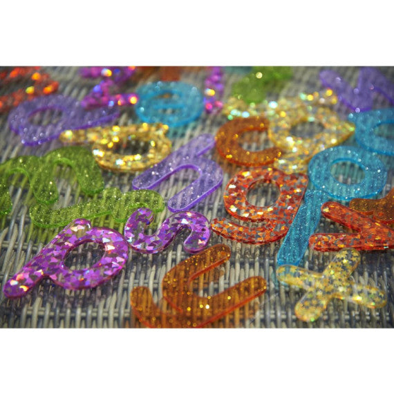 Set 26 lettere dell'alfabeto Commotion TickiT - acrilico trasparente nei colori dell'arcobaleno glitterate - 72433