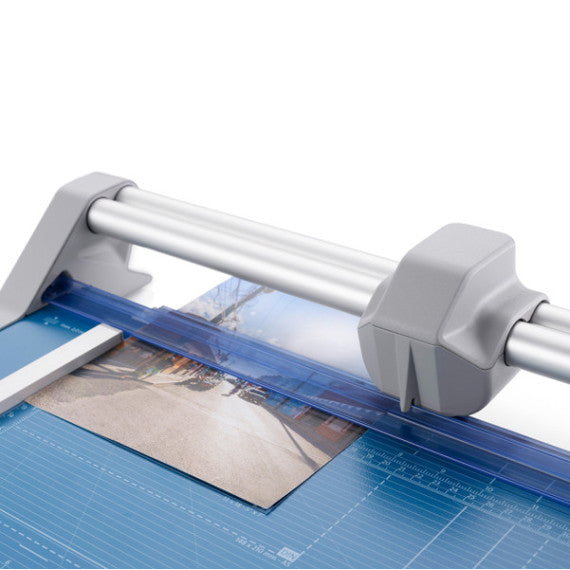 Taglierina a rullo professionale 550 - 55 x 36 cm - 360 mm - 20 fogli - blu/grigio - Dahle